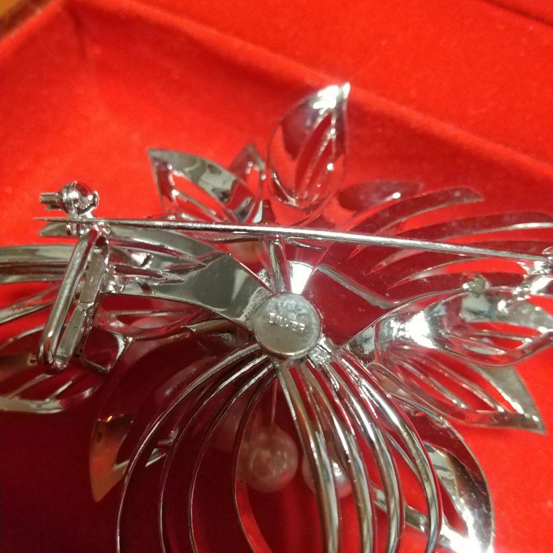 美品 本真珠 シルバー 花デザイン ブローチ