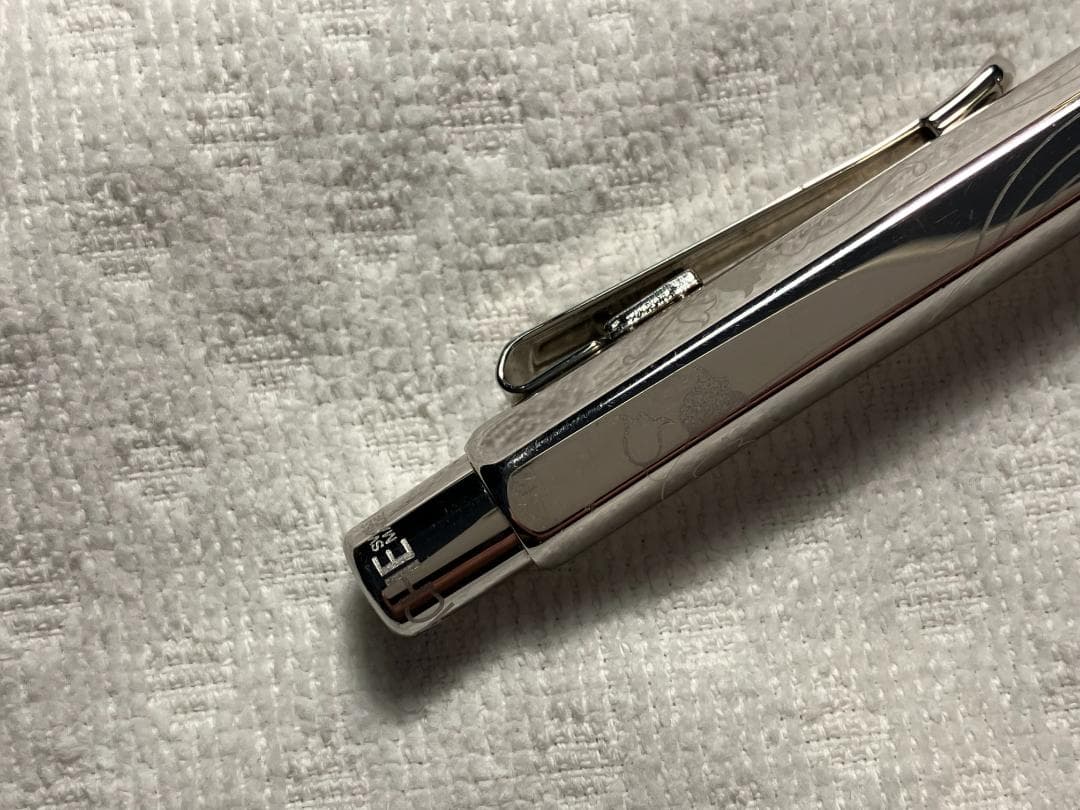 CARAN D'ACHE（カランダッシュ）ボールペン エクリドール スズラン