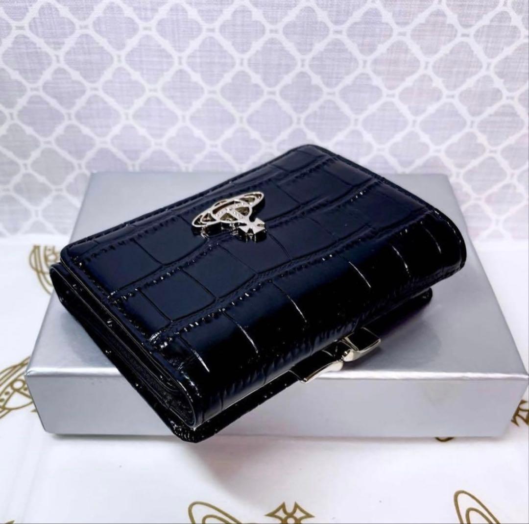 【新作☆内側に素敵な柄】新品 ヴィヴィアン・ウエストウッド 三折財布 ブラック