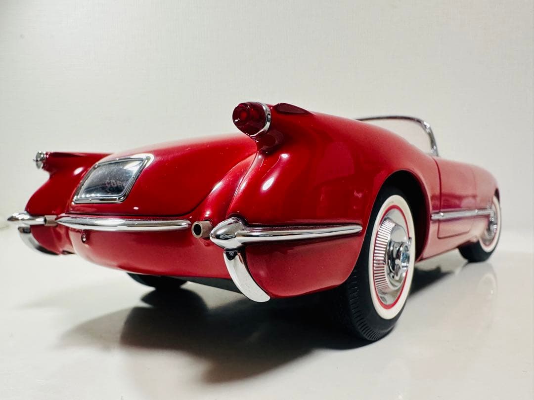 Aaオートアート/'54Chevyシボレー Corvetteコルベット 1/18