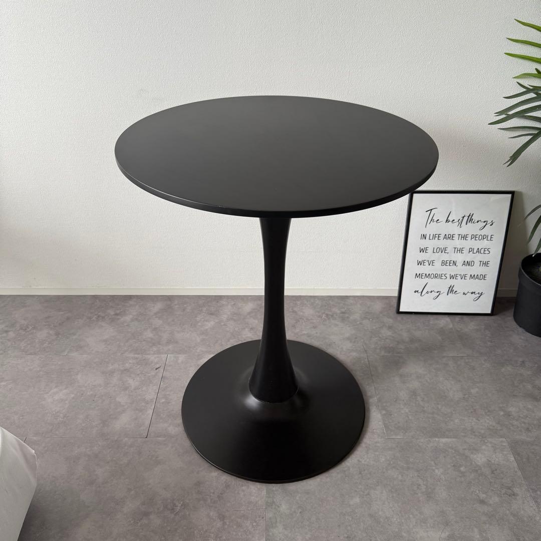 スシ　ラタンチェアとテーブル