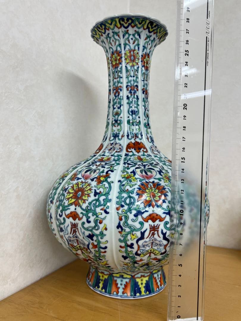 中国清乾隆年製銘斗彩八宝紋瓶官窯アンティーク唐物　骨董古美術江戸コレクション青磁