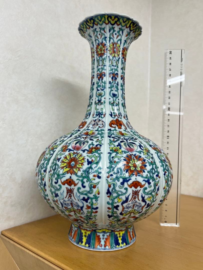 中国清乾隆年製銘斗彩八宝紋瓶官窯アンティーク唐物　骨董古美術江戸コレクション青磁