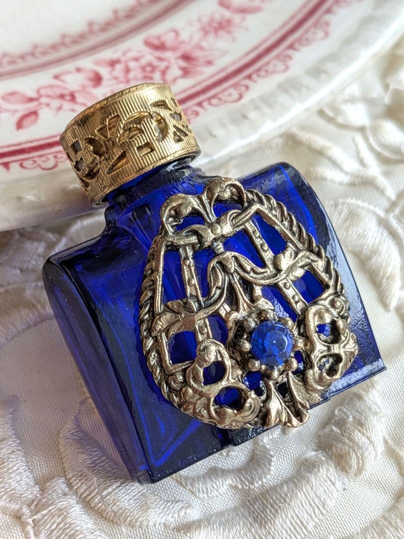 チェコ 香水瓶 コバルトブルーが綺麗 ボヘミアンガラスと他4点と2セット