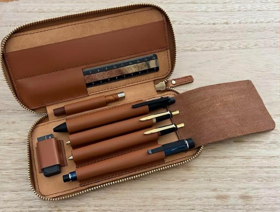 本挿　ラウンドジップペンケース　レザーペンケース　バハギア似　最安値！おまけ付き