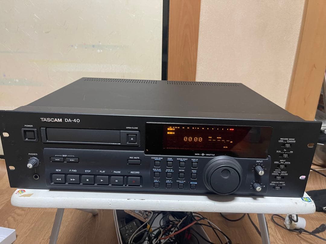 TASCAM　タスカム　高級プロ用DATデッキ DA-40