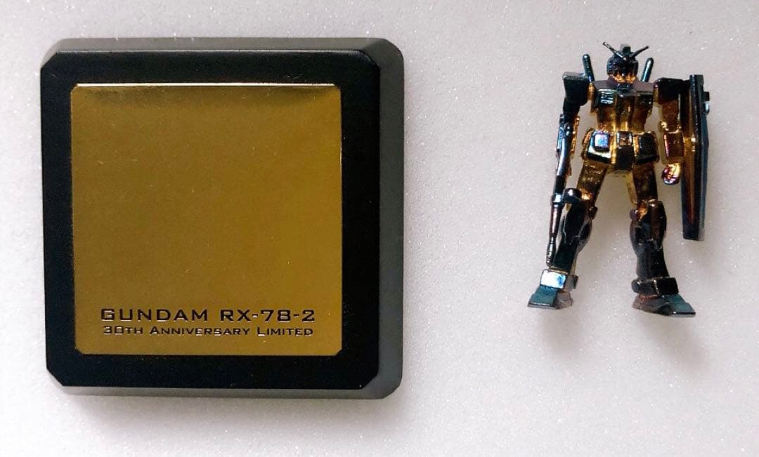 セブン-イレブンフェア 機動戦士ガンダム 純金ガンダム　非売品