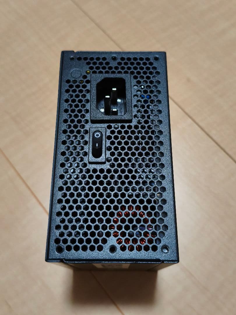 LIAN LI SP750 750W SFX 電源ユニット