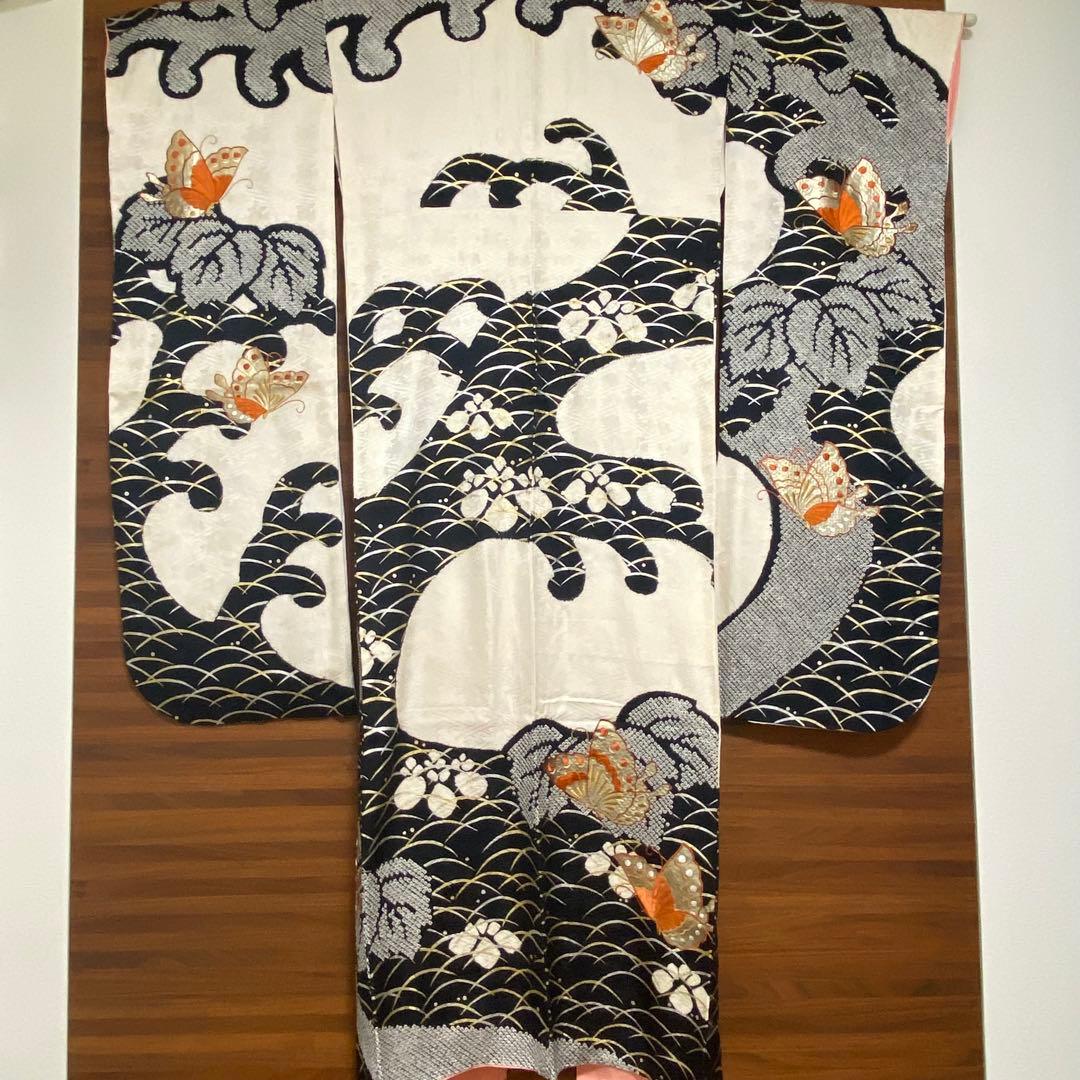 振袖 着物（帯小物有）　モノトーン　絞り　蝶・花柄　高級　成人式