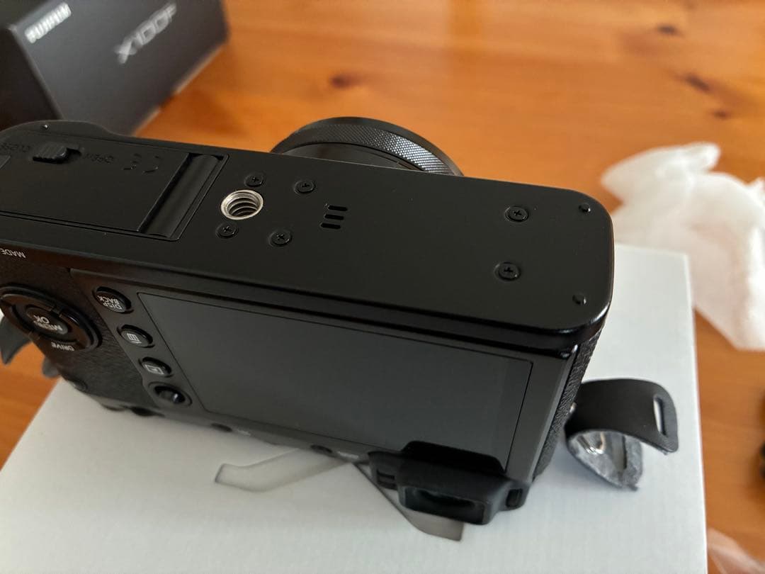 ⭐︎極上品1100ショット　富士フイルム　fujifilm X100f おまけ付き