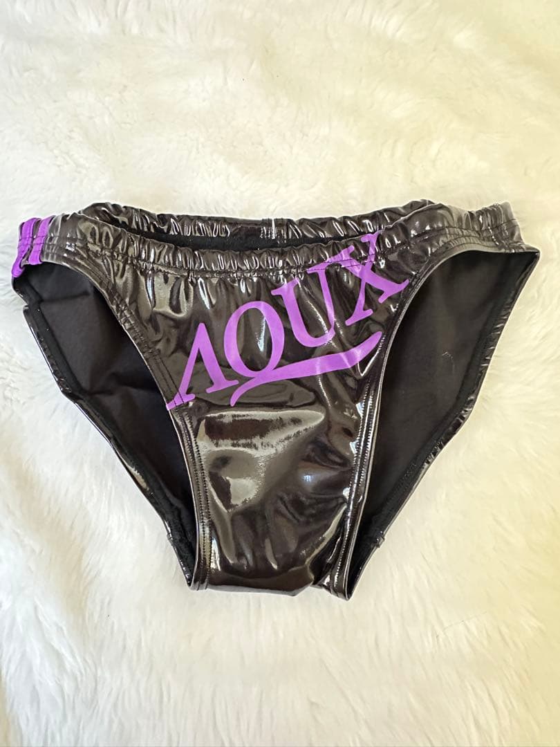 AQUX 競パン 黒 光沢仕上げ　XL