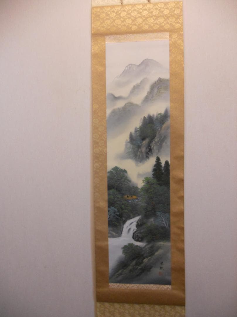 掛け軸 箕輪春秋 淡彩山水 絹本 希少 軸装 茶道具 掛軸 美品 です。