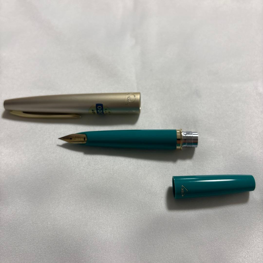 PILOT Elite '70s新品万年筆 18K スクリプト　細字　レトロ