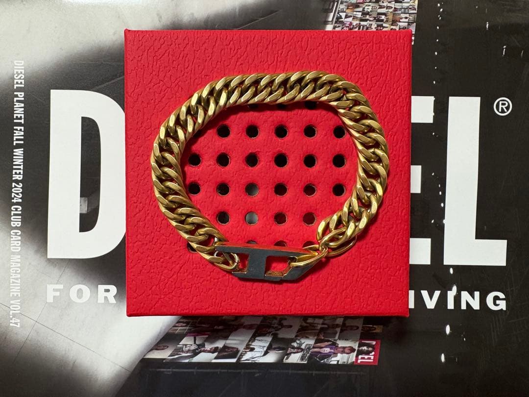 たらお⭐️美品⭐️DIESEL DX1511710 ゴールドチェーン