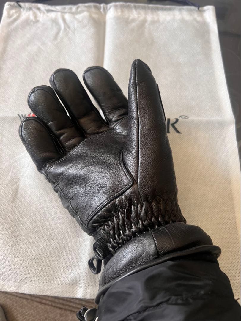 モンクレール　本革手袋