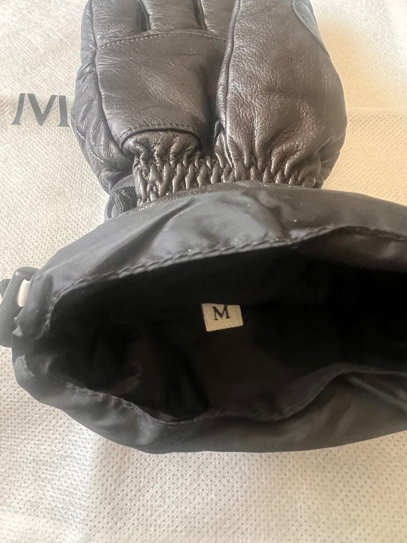 モンクレール　本革手袋