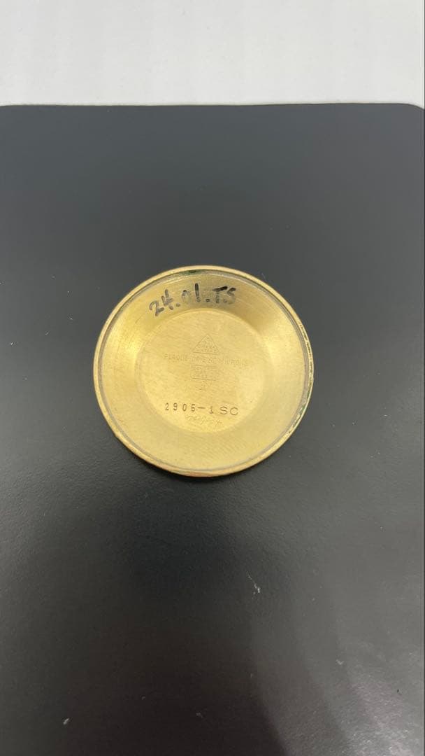 T*M様 【極美品／良稼働】オメガ Cal284 アイボリー調シルバーダイアル