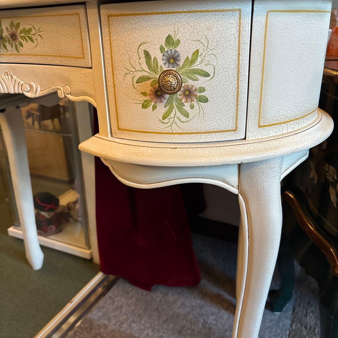 ロココ調　猫足サイドテーブル