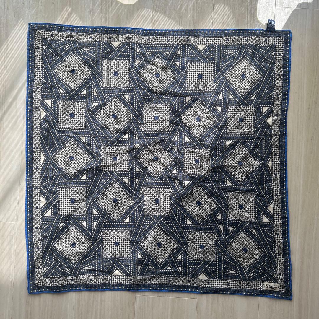 ドレイクスDrake's コットンバンダナ英国購入品　一辺　約67〜68cm