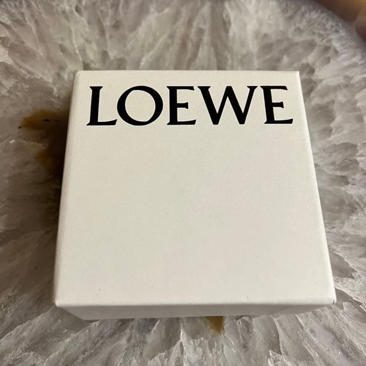 【新品大人気】LOEWE アナグラムブローチ　ローズゴールド