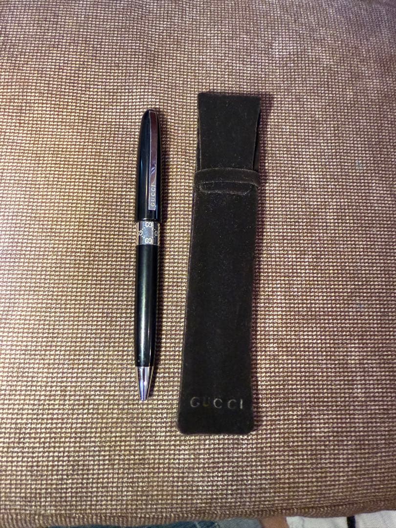 GUCCI ブラックボールペン ケース付き