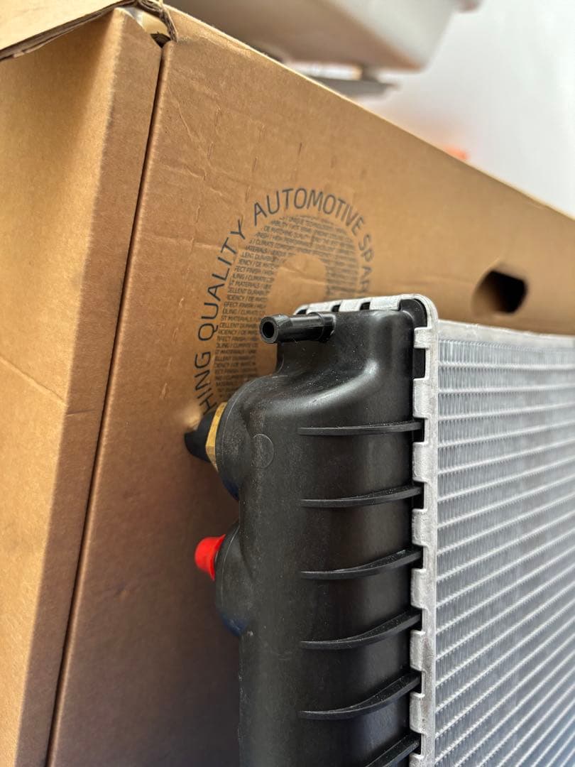 VOLVO ボルボ 240 ・ 740 ラジエター Nissens ニッセンズ製