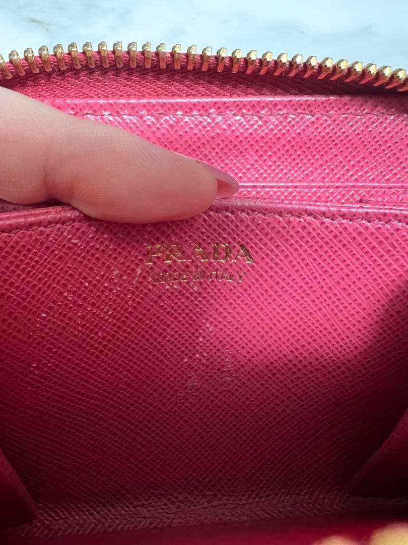 【PRADA】ケース　サフィアーノ