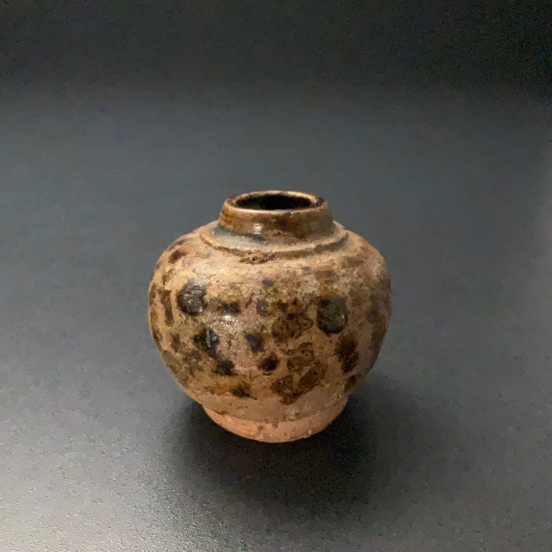 褐釉斑文小壺　タイ　スンコロク　骨董　R1397ダM