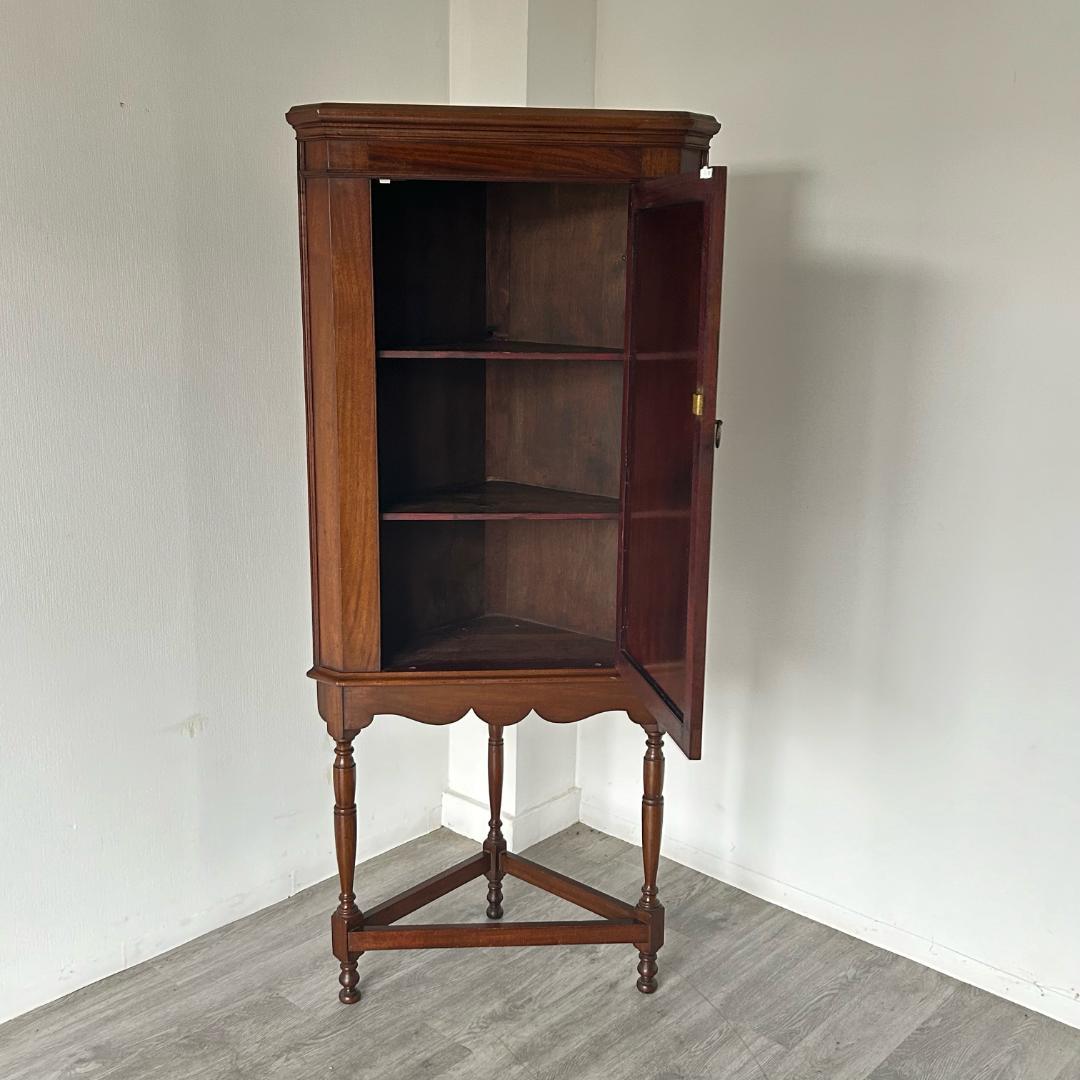 【最終値下げ】イギリス アンティーク　家具 コーナーキャビネット 296A