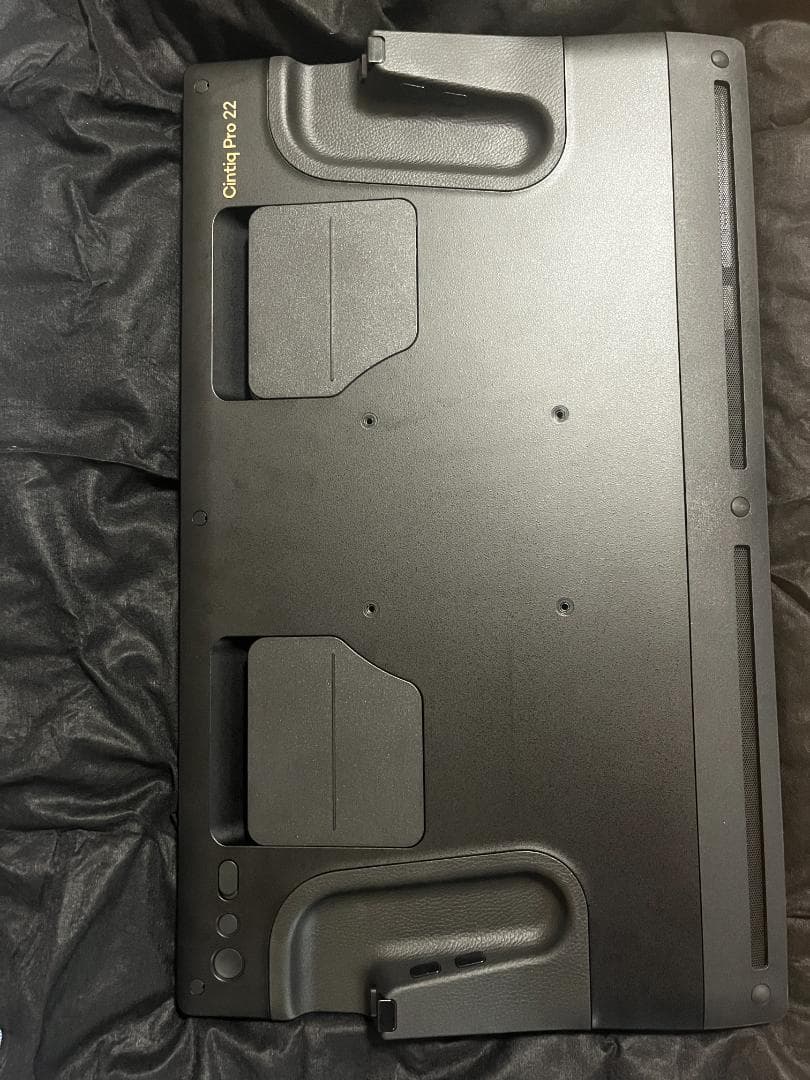 液タブ・ペンタブ Wacom Cintiq Pro 22 / DTH227 /