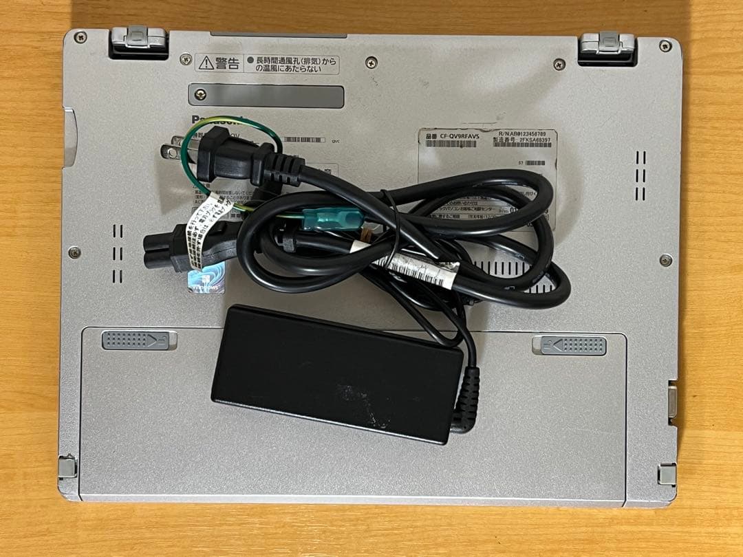 中古美品！レッツノートQV9 i5 8G／256GB／LTE／オフィス