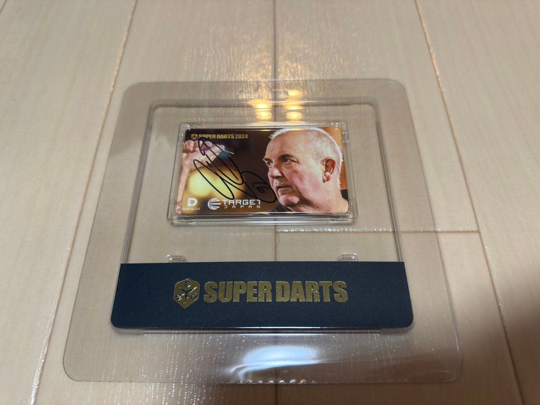 フィルテイラー直筆サイン入りダーツライブカード