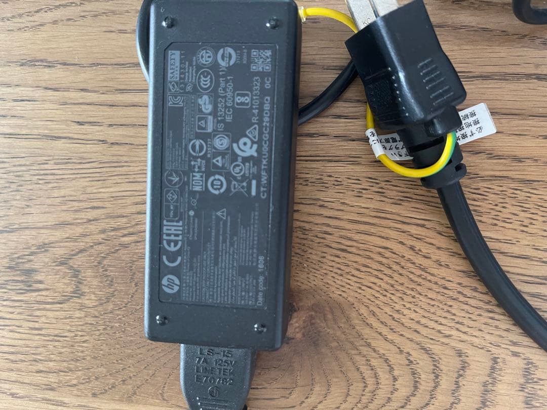 HP 15-ba001au ノートパソコン ACアダプター付き