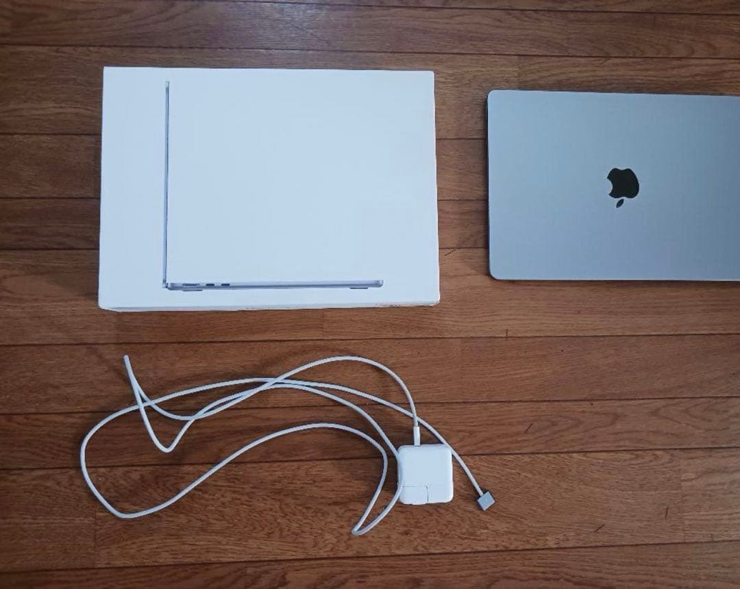 美品 MacBook Air 13.6 M2 2022 8GB 256GB