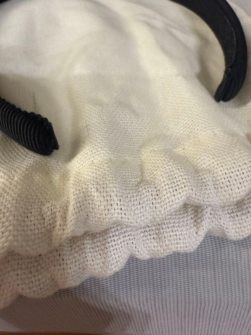 Salvatore Ferragamo 黒キラキラヘアカチューシャ