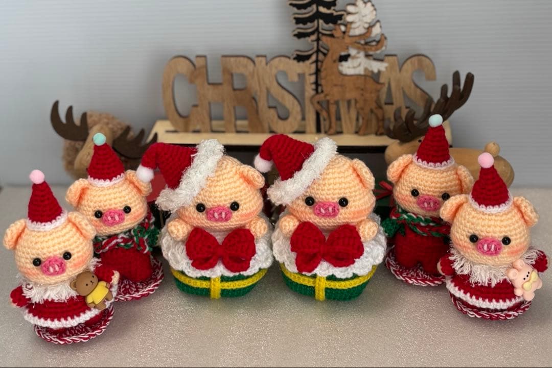 あみぐるみ　ぶたさん　① クリスマス　【ゆっこ】 ハンドメイド