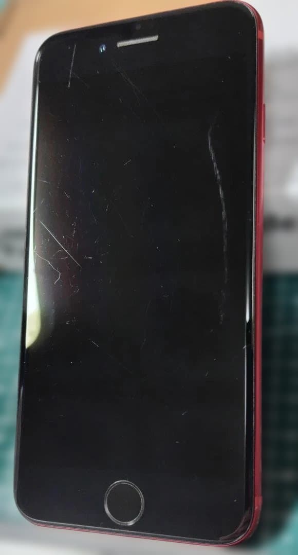 Apple iPhone 8 64g RED SIMロックなし 裏面割れあり