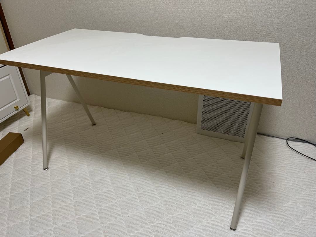 【引取り限定】JSFワークプラス　コンパスレッグデスク　ホワイト