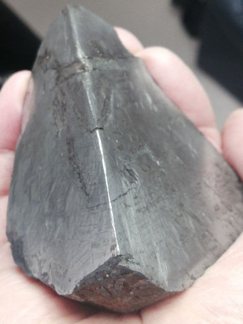 ★『超隕石』隕石原石　 969g　 隕石内部 表面は『鏡面仕上げ』になっています