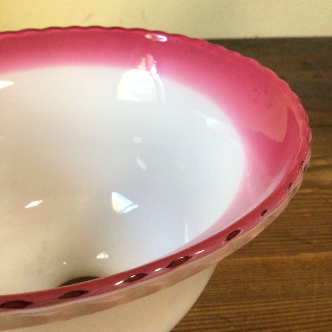 No4174 手吹き　九州明治びいどろ　乳白赤縁ガラス　ランプシェード　送料無料