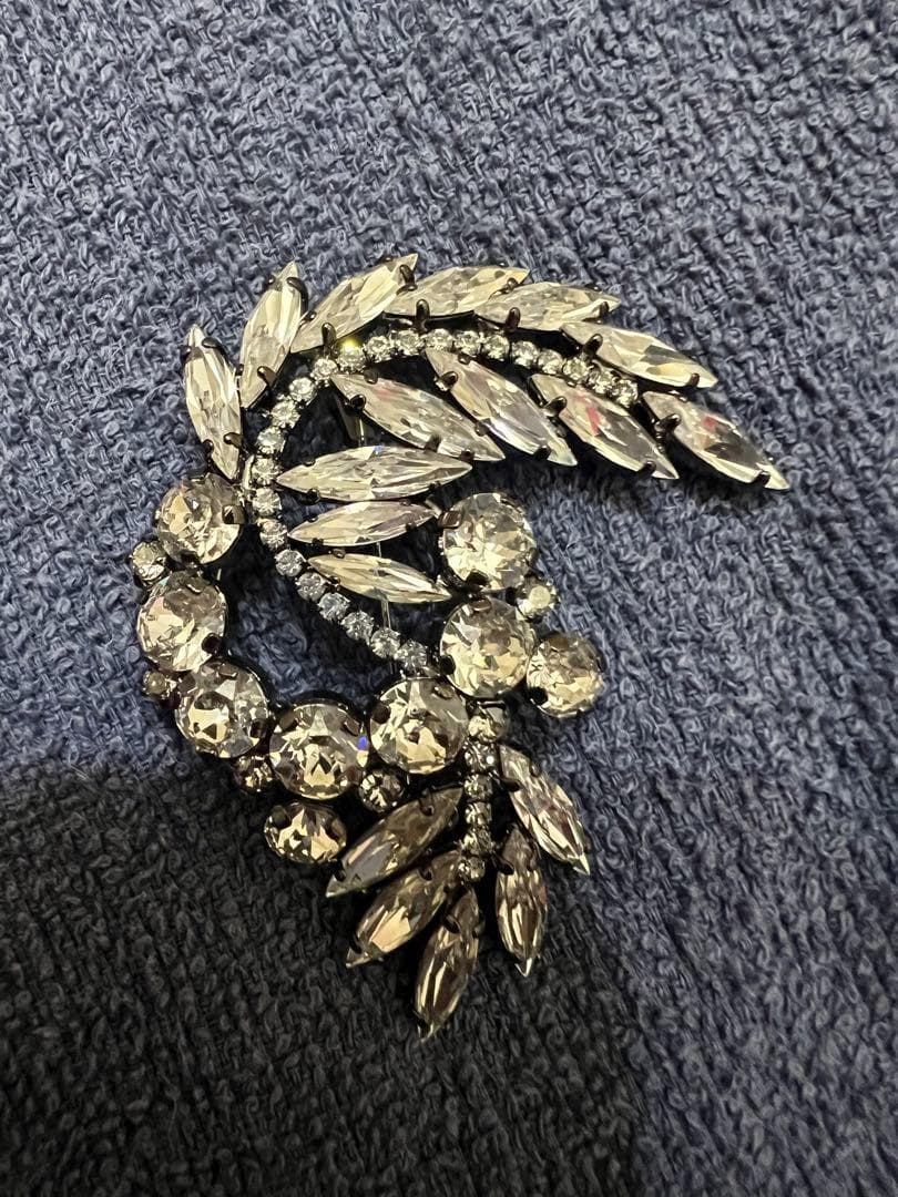 まこと@断捨離中専用★FOXEY クリスタル ラインストーン ブローチ