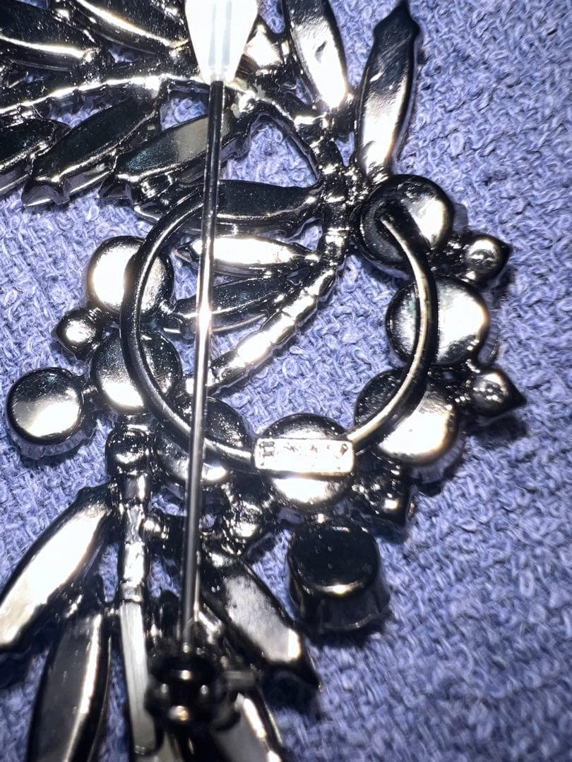 まこと@断捨離中専用★FOXEY クリスタル ラインストーン ブローチ