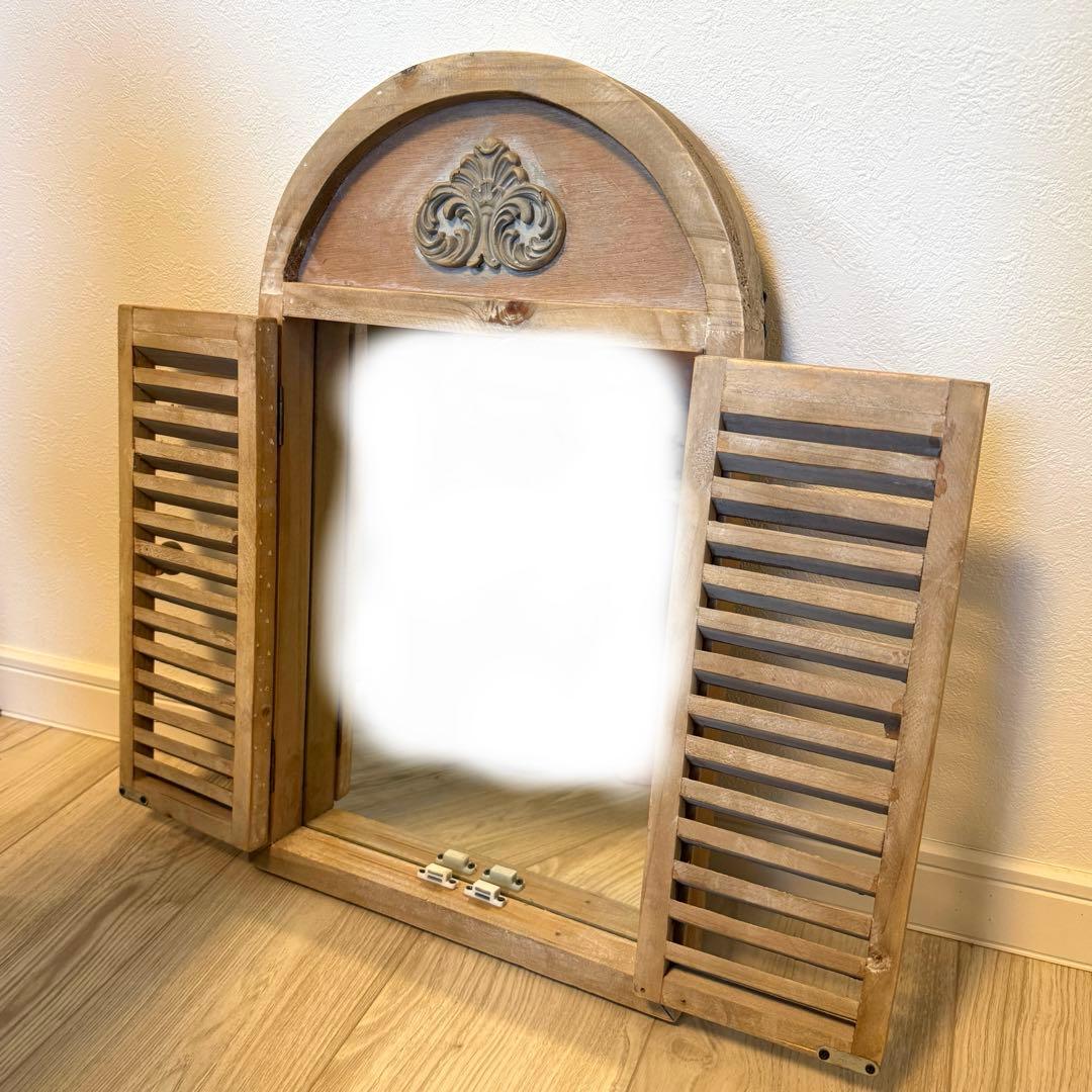 【アンティーク風デザイン】木製アーチ型ミラー シャッター扉付き