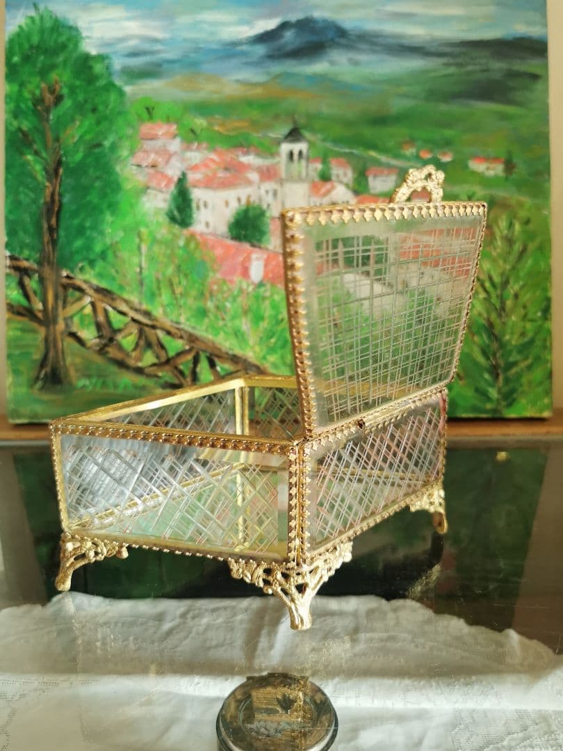 アンティークフランス 格子グラヴィール硝子菱形ジュエリーケース 三つ葉金細工装飾