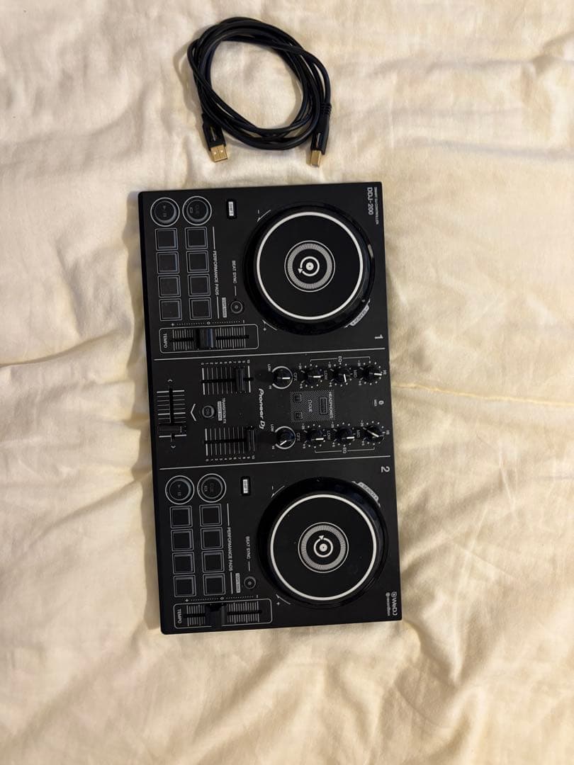 DDJ-200 DJコントローラー 本体のみ　ケーブル（Amazon製付き）