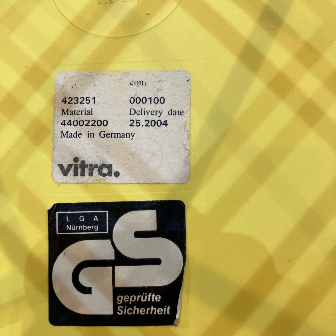 大阪市淀川区•引取限定　vitra ヴィトラ　イームズチェア イエロー