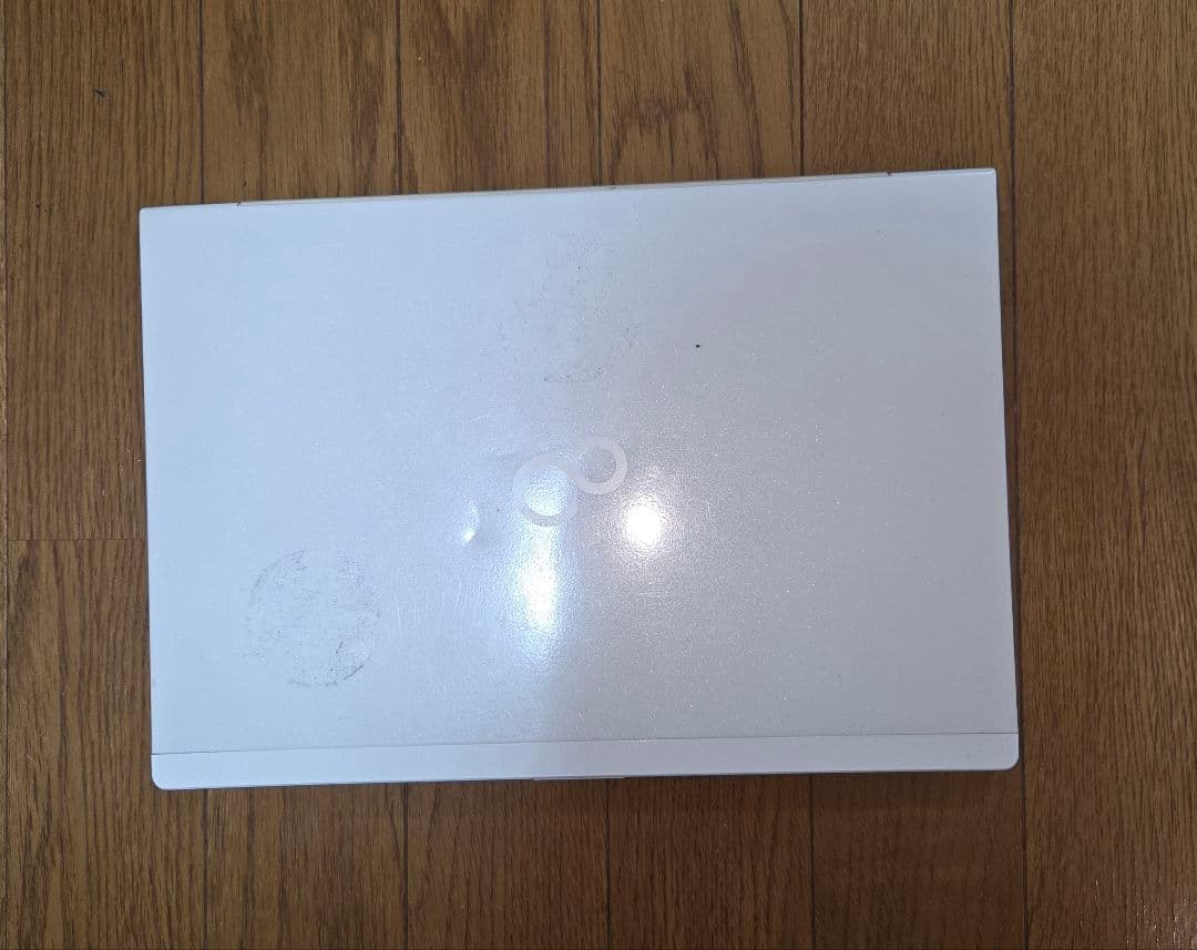 富士通 LIFEBOOK UH92/B3ホワイト タッチパネル