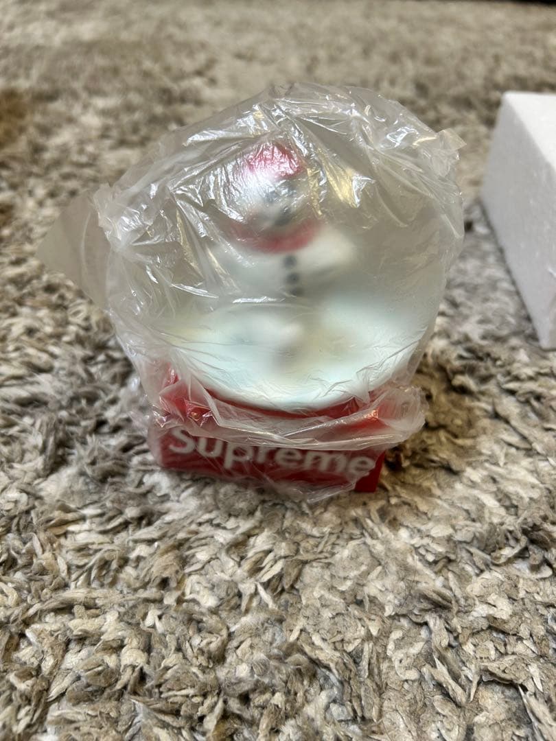 supreme スノードーム
