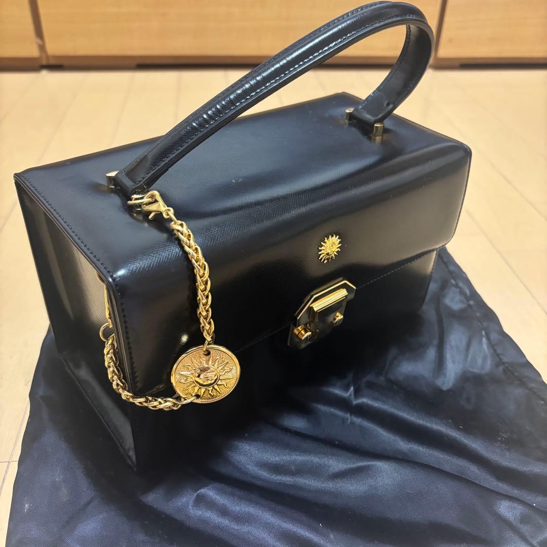 ヴェルサーチェ サンバースト ロゴ ハンドバッグ