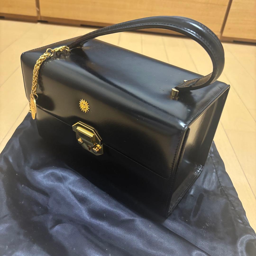 ヴェルサーチェ サンバースト ロゴ ハンドバッグ